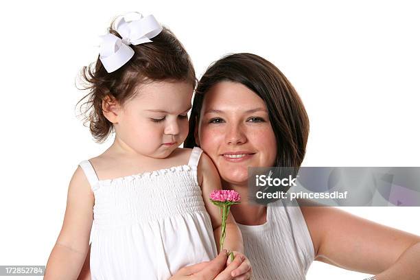 Flor De Cheiro A - Fotografias de stock e mais imagens de 2-3 Anos - 2-3 Anos, 20-29 Anos, Adulto