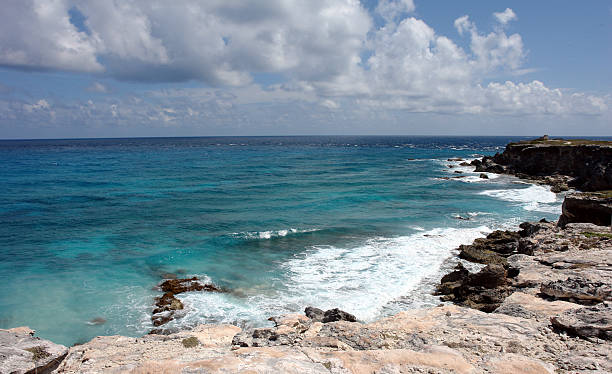 istock Beach Isla Mujeres Mexico Rocky Cliffs 172853485