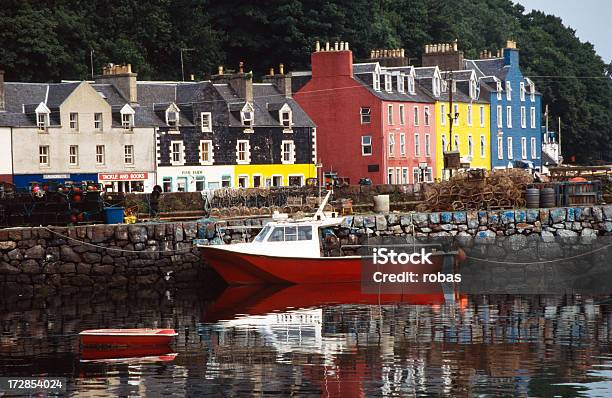 Porto Di Tobermory - Fotografie stock e altre immagini di Mull - Mull, Tobermory - Scozia, Isola