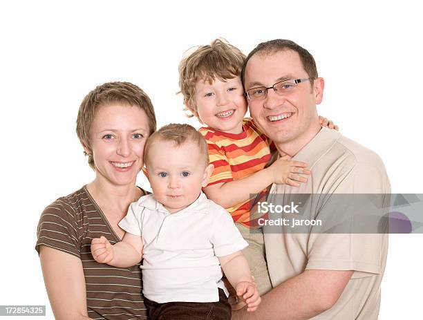 Glückliche Familie Stockfoto und mehr Bilder von 4-5 Jahre - 4-5 Jahre, Jungen, 12-17 Monate