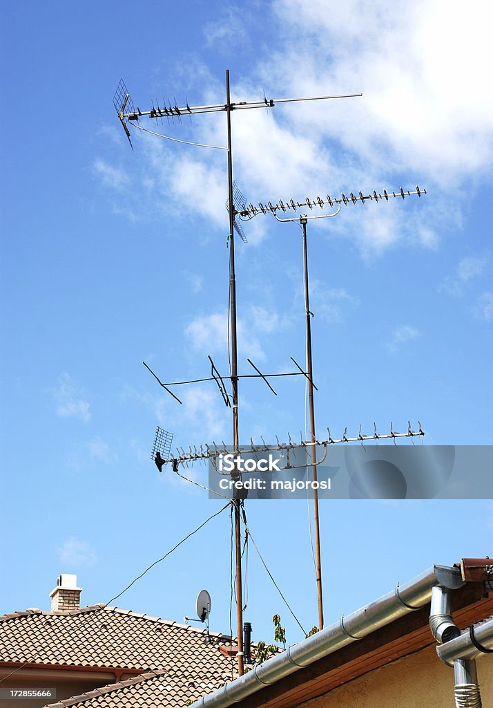 TV antenas no Telhado - Royalty-free Antena - Equipamento de Telecomunicações Foto de stock