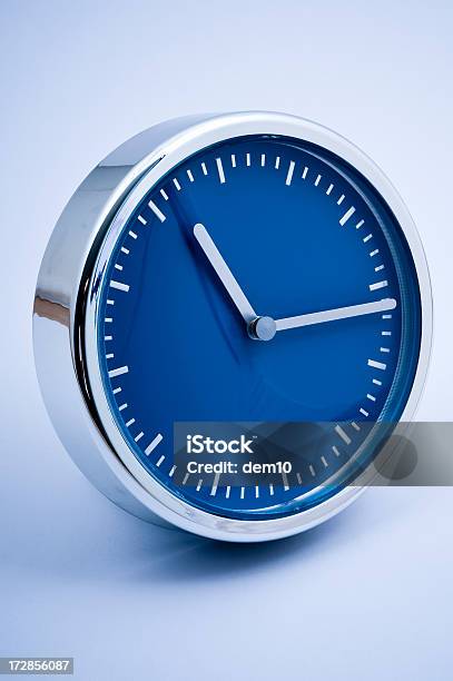 Blue Uhr Stockfoto und mehr Bilder von Blau - Blau, Einzelner Gegenstand, Farbiger Hintergrund