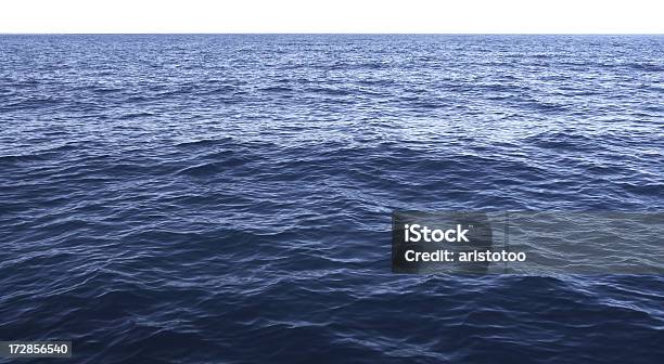 Mar Azul Foto de stock y más banco de imágenes de Agua - Agua, Aire libre, Ancho