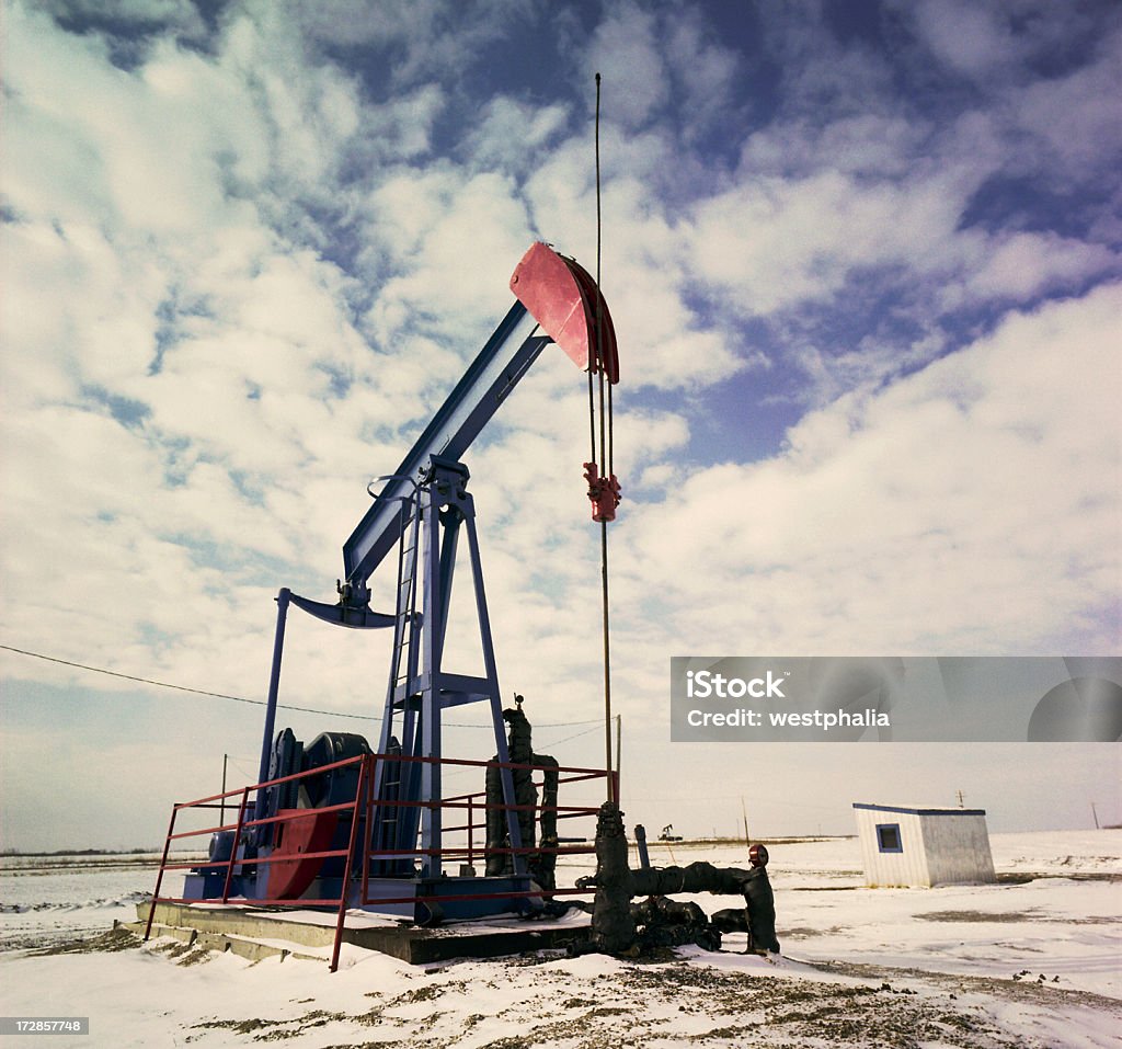 Pumpjack dotata di elettricità - Foto stock royalty-free di Attrezzatura