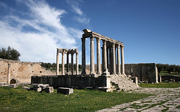 ruines romaines de dougga - hms juno photos et images de collection