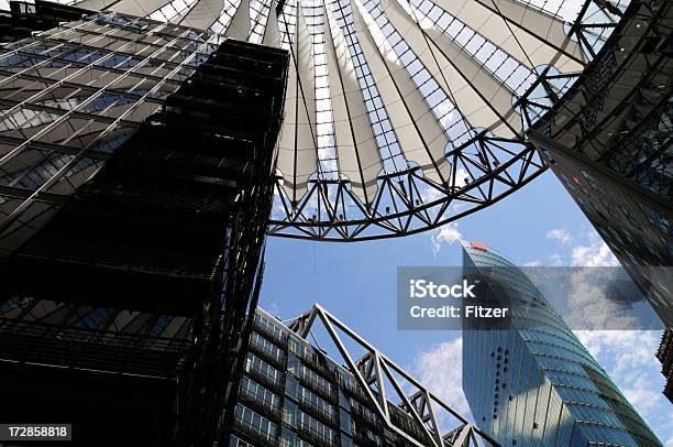 Foto de Dentro Berlin Potsdamer Platz e mais fotos de stock de Alemanha - Alemanha, Alto - Descrição Geral, Arquitetura