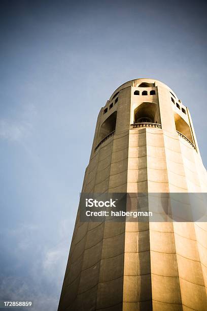 Coit Tower In San Francisco Stockfoto und mehr Bilder von Aufnahme von unten - Aufnahme von unten, Außenaufnahme von Gebäuden, Denkmal