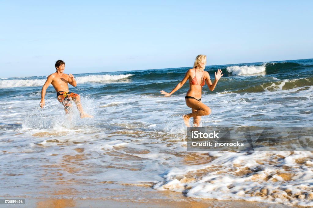 Fun au soleil - Photo de 25-29 ans libre de droits