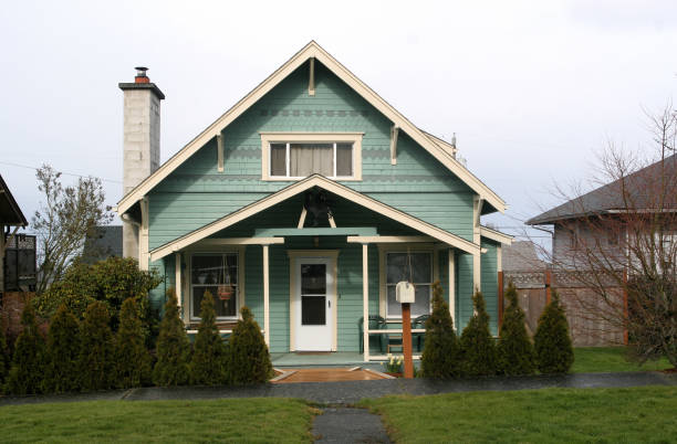 istock Cute Little 50s Style Bungalow House 172859579