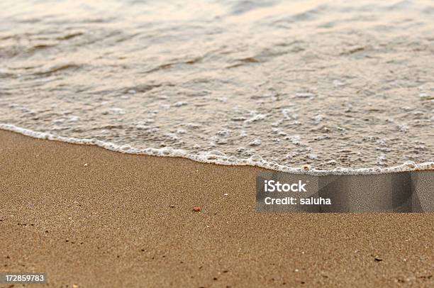 Wellen Am Strand Stockfoto und mehr Bilder von Abgeschiedenheit - Abgeschiedenheit, Bildhintergrund, Brandung