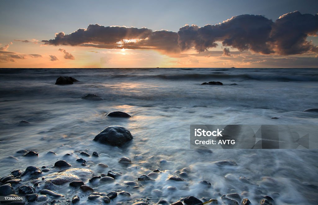 Coastal tramonto - Foto stock royalty-free di Acqua