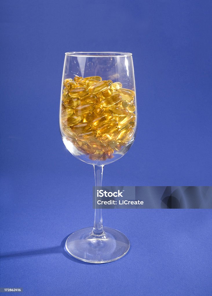 Cóctel de pastillas - Foto de stock de Aceite de hígado de pescado libre de derechos