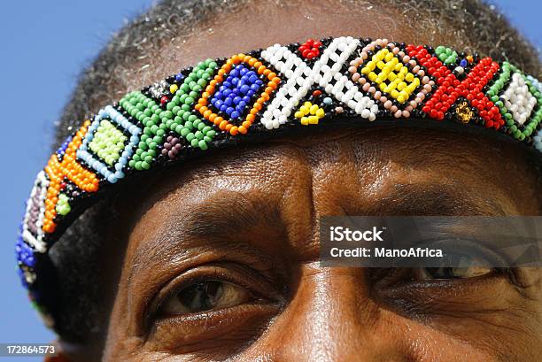 Idosos Zulu Mulher Da África Do Sul - Fotografias de stock e mais imagens de Adulto - Adulto, Adulto maduro, Afro-americano