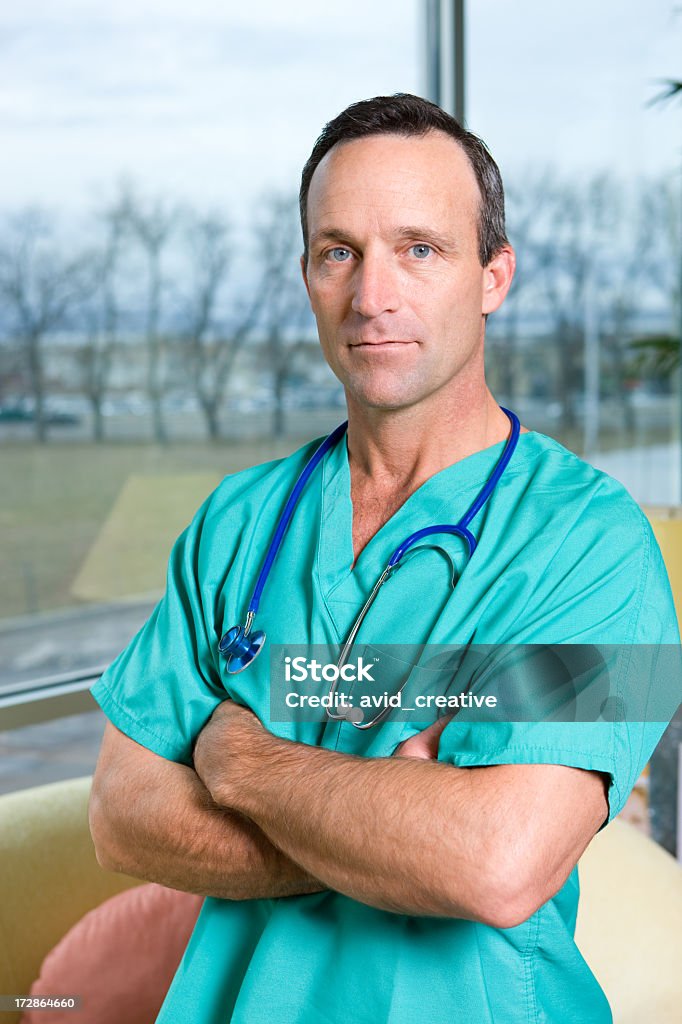 Retrato de médico de medicina Spa - Foto de stock de 40-49 años libre de derechos