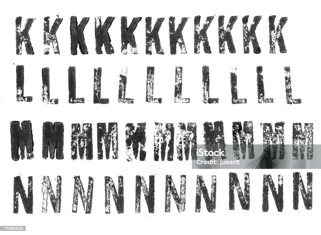 Typographie majuscules lettres de l'alphabet de kilomètres au nord - Photo de Tampon encreur libre de droits