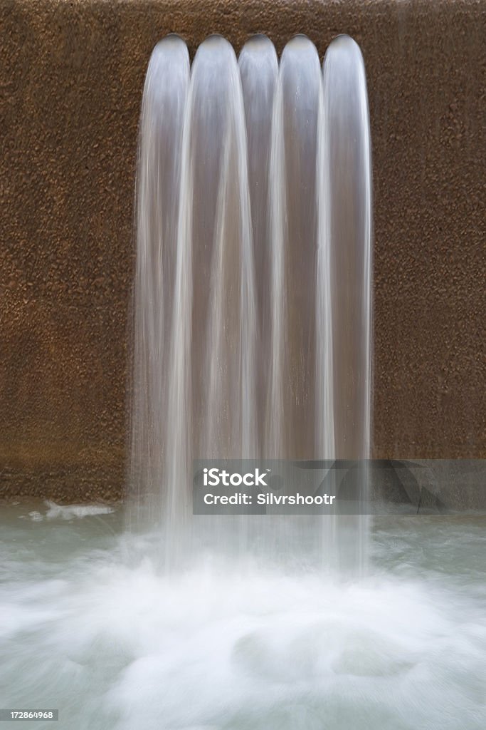 Fontaine à eau - Photo de En rang libre de droits