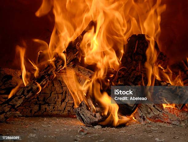 목재 화재 0명에 대한 스톡 사진 및 기타 이미지 - 0명, 목재-재료, 불