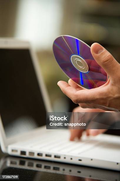 Il Computer - Fotografie stock e altre immagini di CD-ROM - CD-ROM, DVD, Attrezzatura