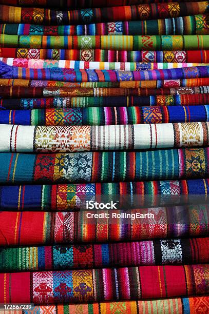 Textiles Ecuatorianos Foto de stock y más banco de imágenes de América del Sur - América del Sur, Belleza, Color - Tipo de imagen