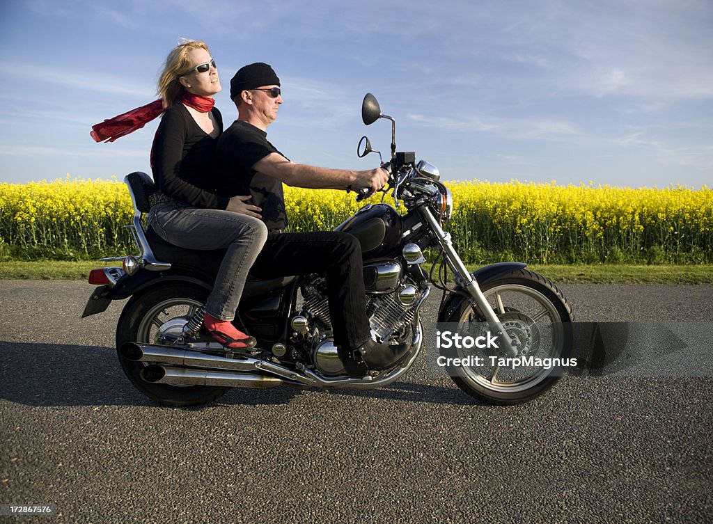 Casal em sua bicicleta - Royalty-free Motorizada Foto de stock