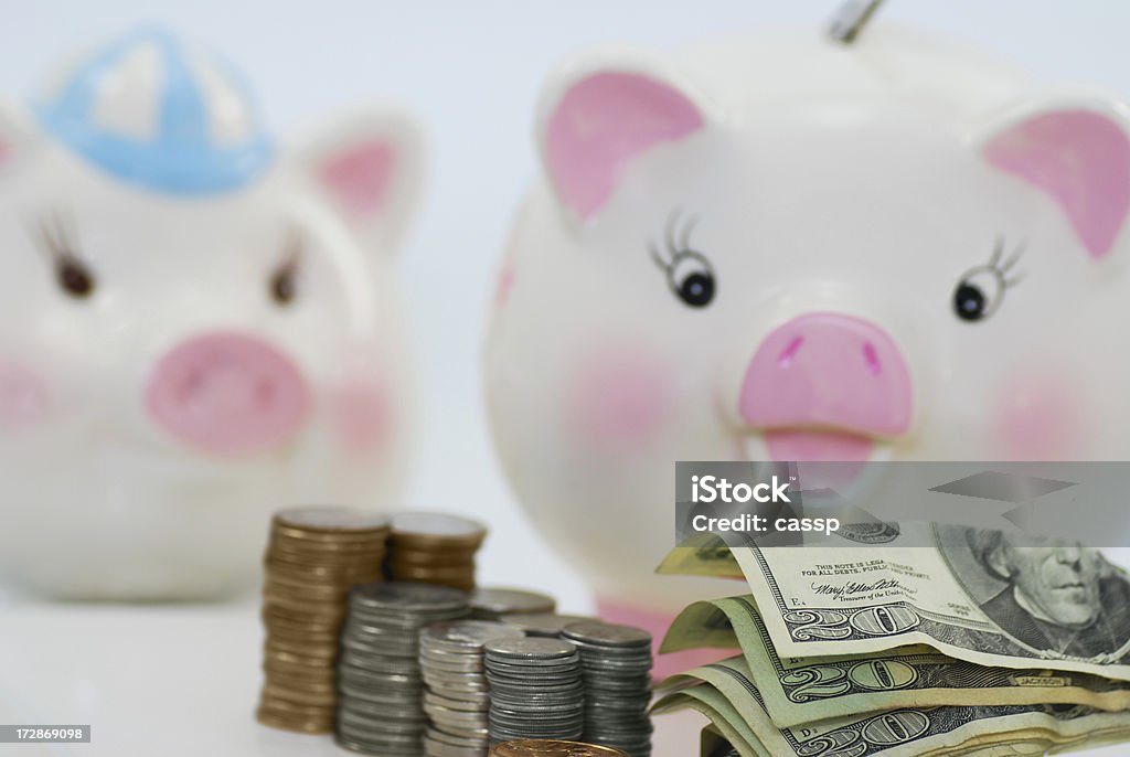 Банки Piggy - Стоковые фото 1 доллар - Бумажные деньги США роялти-фри