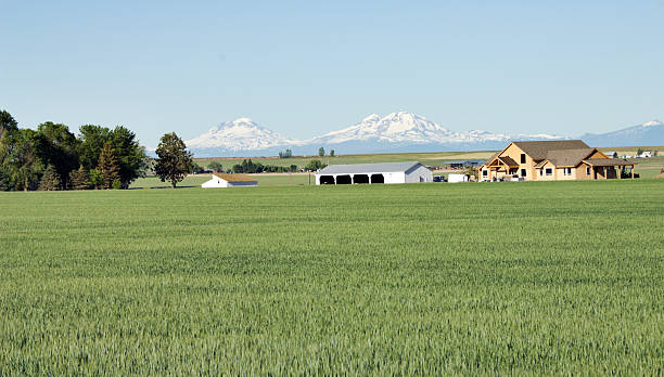 istock New Farm Central Oregon 172869109