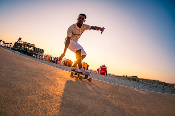 istock Surf skater training surfing moves 1728703858