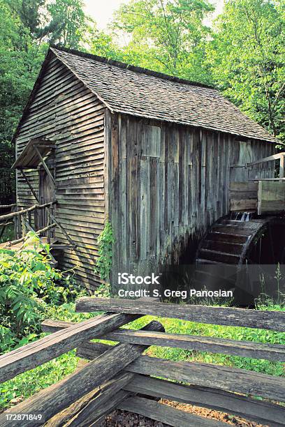 Cavo Iniziativa Mill - Fotografie stock e altre immagini di Ambientazione esterna - Ambientazione esterna, America del Nord, Cades Cove