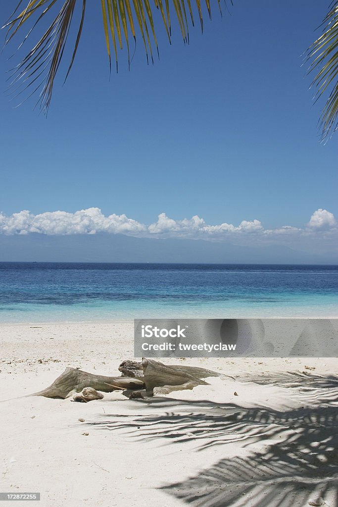 Praia isolada - Foto de stock de Areia royalty-free