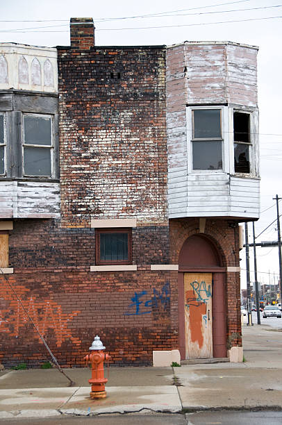 istock Urban Blight on a Street Corner 172873230
