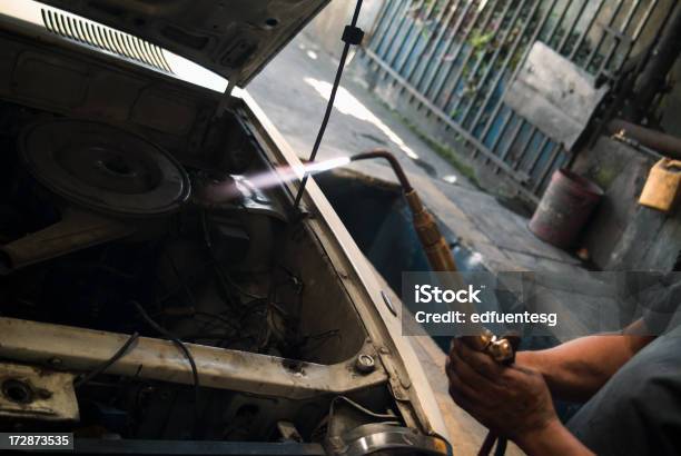 Blowtorch - Fotografias de stock e mais imagens de Capô de Carro - Capô de Carro, Carburador, Carro Antigo