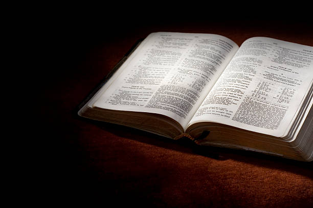 открытый библия - pnuema стоковые фото и изображения