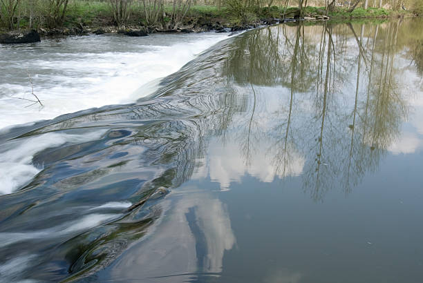 río movimiento - fressness fotografías e imágenes de stock