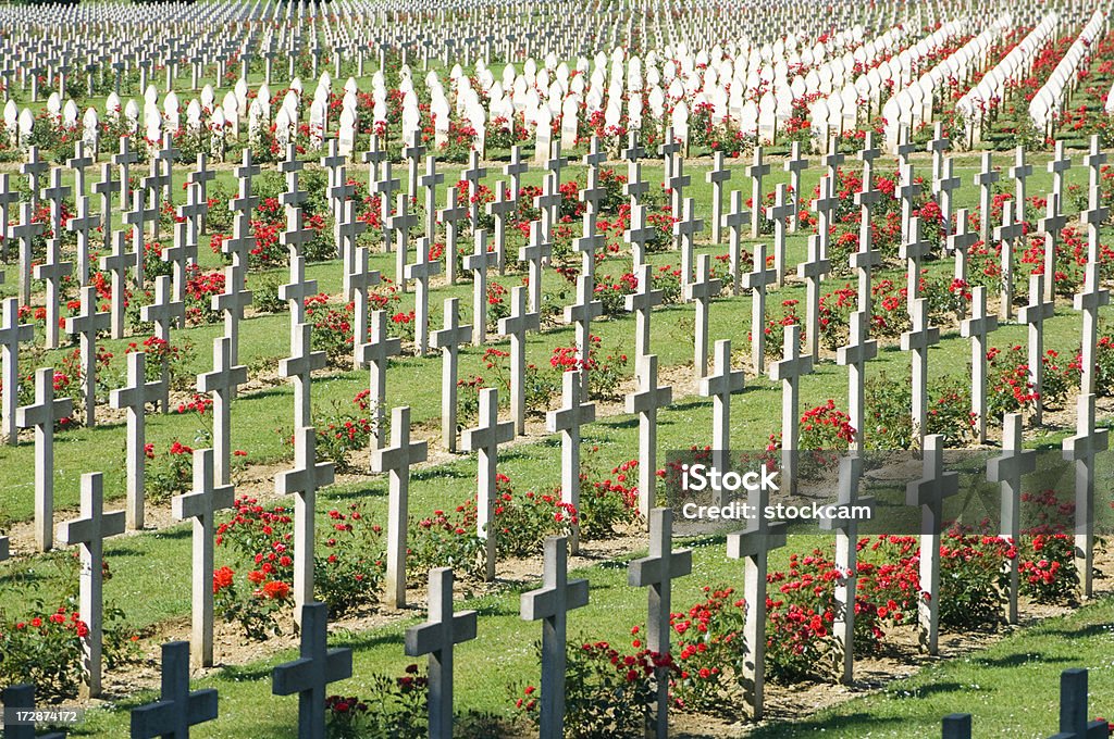 Borsone ispirato alla Prima guerra mondiale Verdun Cimitero militare Francia - Foto stock royalty-free di Prima Guerra Mondiale