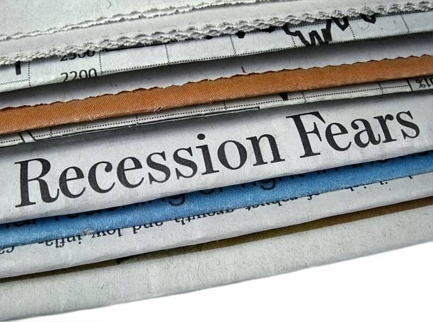 recessão receios - newspaper headline finance recession anxiety imagens e fotografias de stock