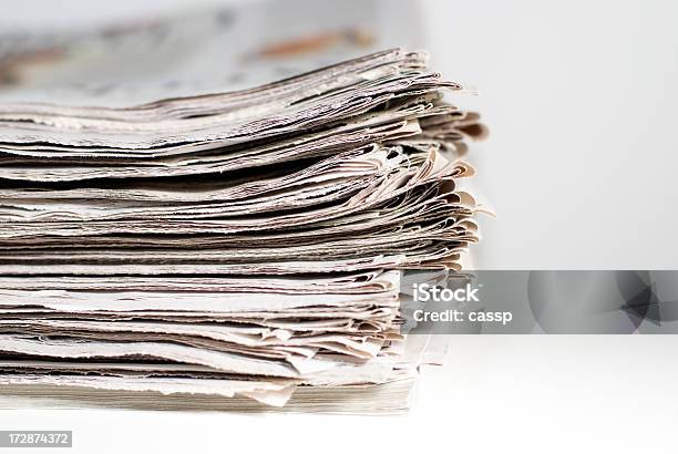 Pila De Periódico Foto de stock y más banco de imágenes de Comunicación - Comunicación, Comunicación global, Conceptos