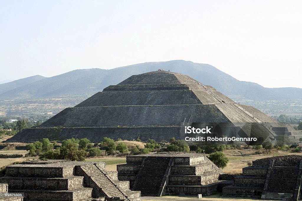 Теотиуакан - Стоковые фото Aztec Ruins National Monument роялти-фри