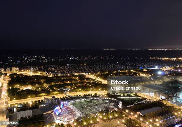 空から見たシカゴの湖畔の夜 - ジェイプリツカーパビリオンのストックフォトや画像を多数ご用意 - ジェイプリツカーパビリオン, アメリカ中西部, アメリカ合衆国