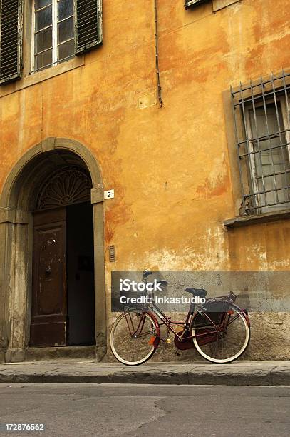 In Bicicletta - Fotografie stock e altre immagini di Città di Palermo - Sicilia - Città di Palermo - Sicilia, Ambientazione tranquilla, Antico - Vecchio stile
