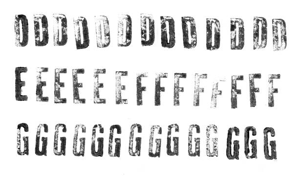 tipógrafo letras maiúsculas do d para g - rubber stamp typescript alphabet letterpress - fotografias e filmes do acervo