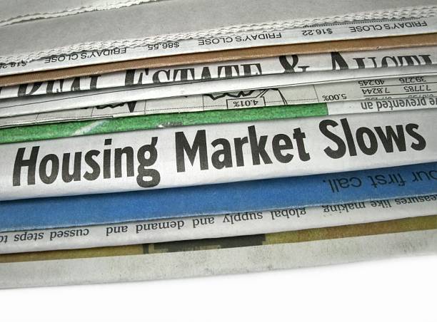 el mercado dificulta - bankruptcy foreclosure foreclose newspaper fotografías e imágenes de stock