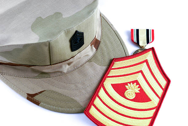 marine sargento camuflaje insignias y rango logarítmico tapa - sergeant marines patch military fotografías e imágenes de stock