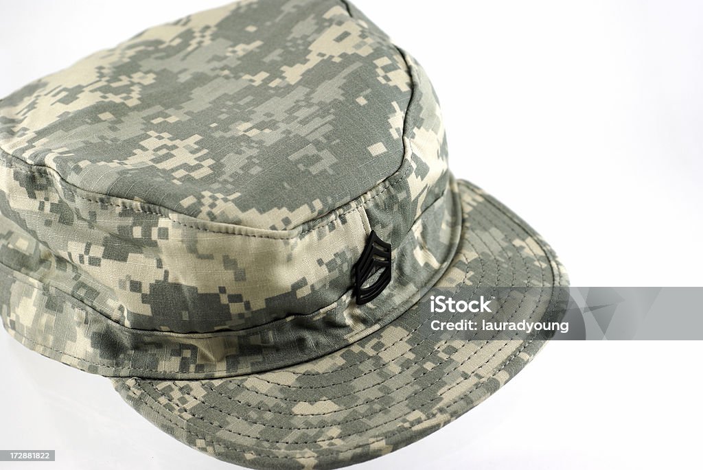 Contra la gorra de uniforme militar - Foto de stock de Admiración libre de derechos