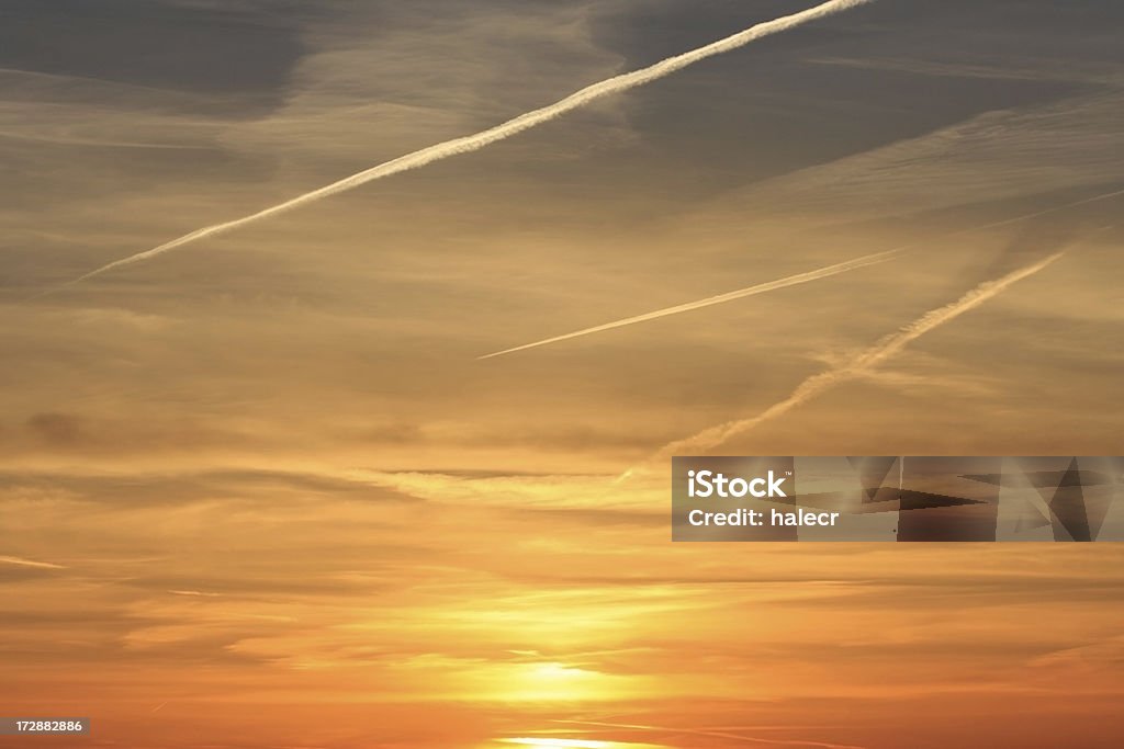 Jet Stream tramonto - Foto stock royalty-free di Aereo di linea