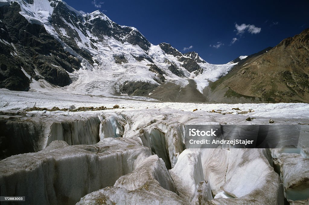 Bezengi 氷河のコーカサス山脈ます。 - エクストリームスポーツのロイヤリティフリーストックフォト