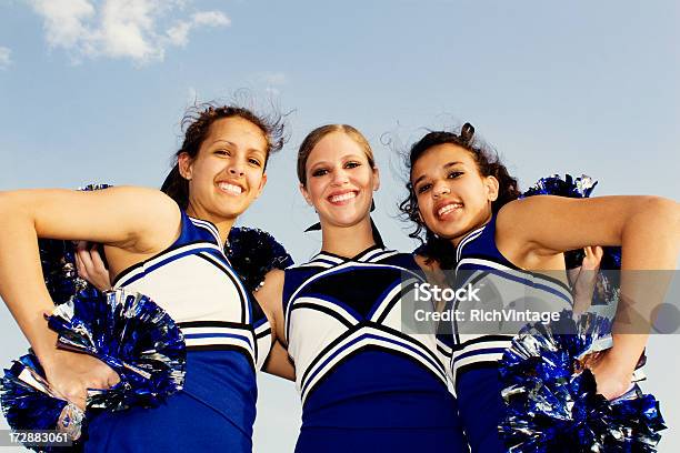 Cheerleader Stockfoto und mehr Bilder von Cheerleader - Cheerleader, Drei Personen, Pep Rally