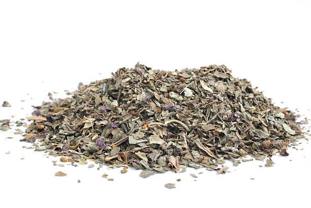 istock pile of dried crushed basil 172884540