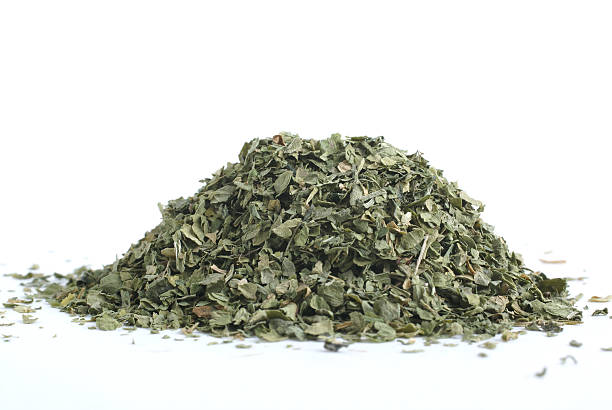 istock pile of dry parsley flakes 172885185