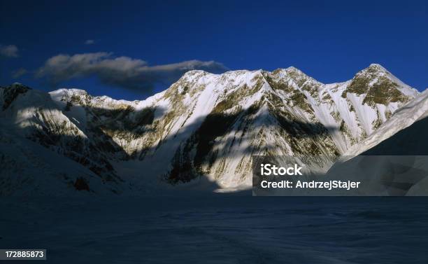 Kazakistan Monti Tien Shan - Fotografie stock e altre immagini di Alpinismo - Alpinismo, Ambientazione esterna, Brina - Acqua ghiacciata