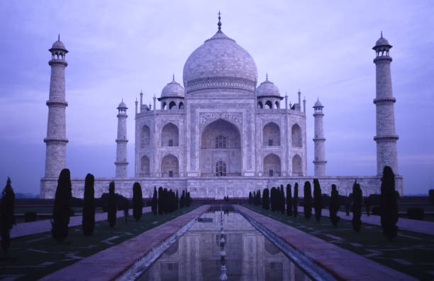 istock Taj Mahal before sunrise 172886029